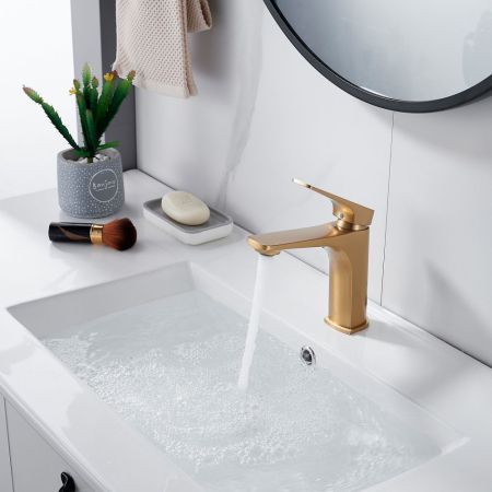 Смеситель для раковины Shevanik S4201G, золотой сатин, артикул S4201G