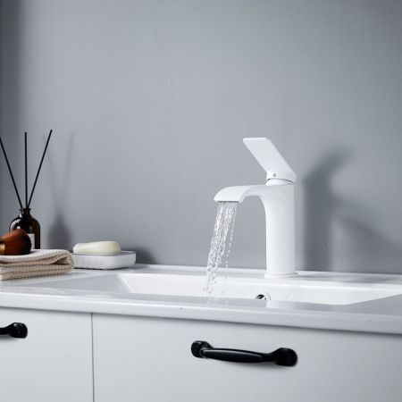 Смеситель для раковины Shevanik S4101C, белый, артикул S4101C