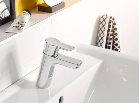 Смеситель для раковины, Kludi, Pure&Easy, тип открывания воды-однорычажный, тип регулирования воды-керамический картридж, монтаж-на раковину/столешницу, отверстия для монтажа-1, высота, мм-145, вынос излива, мм-120, донный клапан-есть, тип подводки-гибкая, артикул 373820565