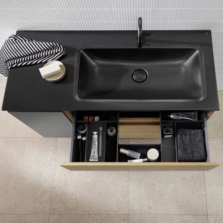 BURGBAD ACCURA Комплект мебели 1117х490х612 мм., 2 ящика, 1 стеклянная дверца слева Антрацит, в комплекте с черной матовой раковиной, цвет Eiche natur, артикул SGVI111R F6077 C0038