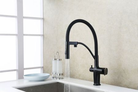 Смеситель для кухни Lemark Bronx (LM3761BL), артикул LM3761BL