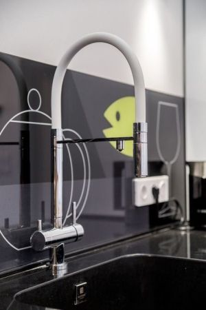 Смеситель для кухни, OMOIKIRI, Kanto, тип открывания воды-однорычажный, тип регулирования воды-керамический картридж, монтаж-на раковину/столешницу, отверстия для монтажа-1, высота, мм-495, вынос излива, мм-220, тип излива-выдвижной, поворотный, тип подво