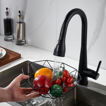 Смеситель для кухни с выдвижным изливом Shevanik S363H, черный