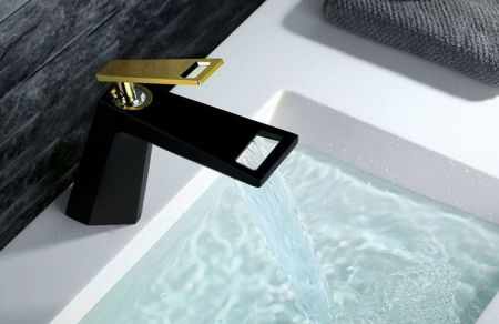 Смеситель для раковины Bronze de Luxe Quadro A919B Черный Золото