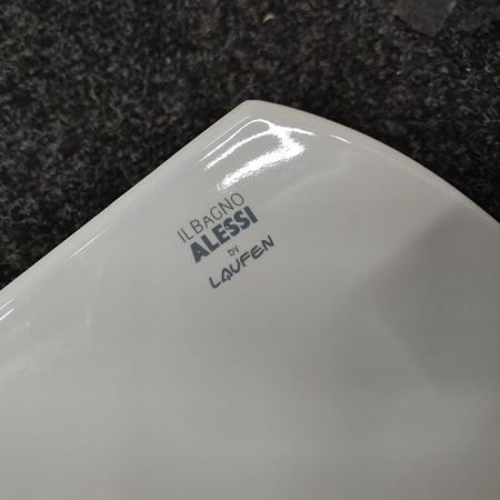 Laufen Alessi One Полочка 630х175мм с полотенцедержателем, из керамики, цвет: белый, артикул 8.7097.2.000.000.1