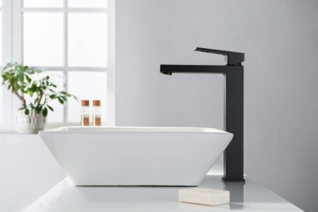 Смеситель для раковины Timo Briana 7111/03F Черный, артикул 7111/03F