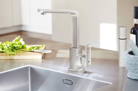Смеситель для кухни GROHE Eurocube, суперсталь (31255DC0) Смеситель для кухни GROHE Eurocube, суперсталь (31255DC0)