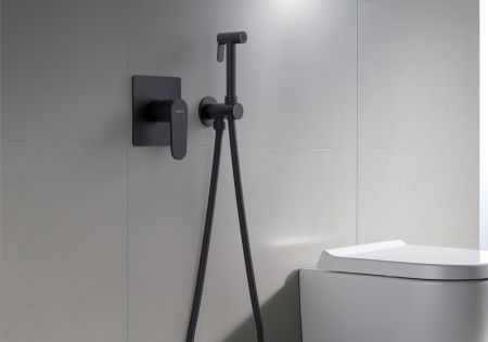 Набор с гигиеническим душем (смеситель + гигиеническая лейка + шланг + шланговое подсоединение с держателем) AQUATEK, матовый черный AQ1219MB ОБЕРОН, артикул AQ1219MB