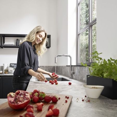 Смеситель для кухни, Hansgrohe, Talis M54, тип открывания воды-однорычажный, тип регулирования воды-керамический картридж, монтаж-на раковину/столешницу, отверстия для монтажа-1, высота, мм-339, вынос излива, мм-216, тип излива-поворотный, стандарт подвод, артикул 72806000