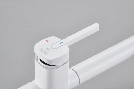 Смеситель для кухни с подключением фильтра для воды Rose R358C, белый