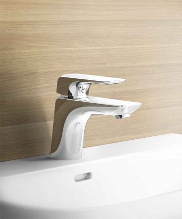 Смеситель для раковины, Kludi, Ameo, тип открывания воды-однорычажный, тип регулирования воды-керамический картридж, монтаж-на раковину/столешницу, отверстия для монтажа-1, высота, мм-155, вынос излива, мм-135, донный клапан-есть, тип подводки-гибкая, ста, артикул 410230575