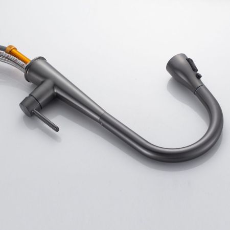 Смеситель для кухни с выдвижным изливом Shevanik S363T, оружейная сталь