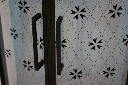 Душевой уголок Cerutti SPA Diva 100х100 профиль Черный стекло тонированное с рисунком, артикул 7007