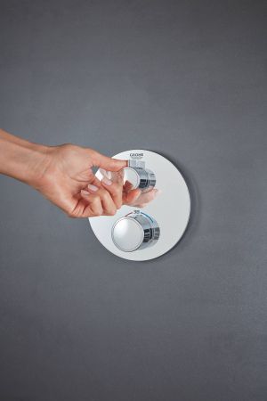 Термостатический смеситель для душа GROHE Grohtherm с переключателем на 2 положения, внешняя часть, круглая розетка, хром (24076000), артикул 24076000