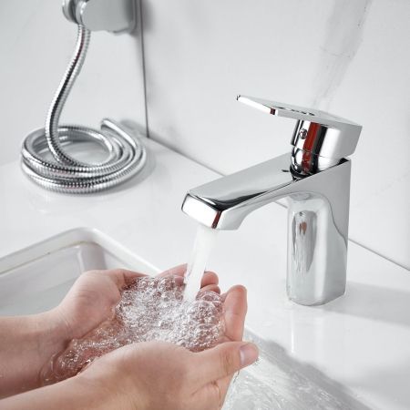 Смеситель для раковины с гигиеническим душем Raffine F171, хром, артикул F171