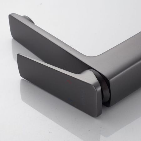 Смеситель для раковины Shevanik S8901T-1, оружейная сталь