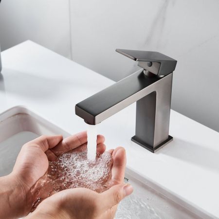 Смеситель для раковины Shevanik S9601T, оружейная сталь, артикул S9601T