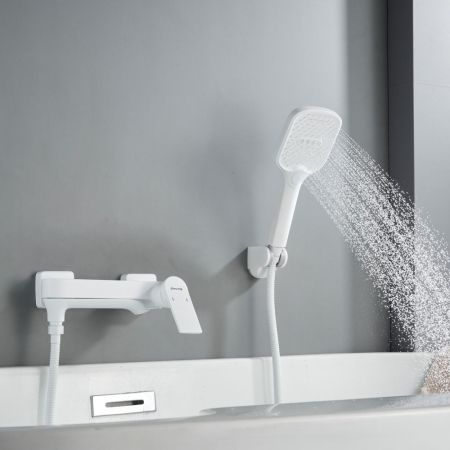 Смеситель для ванны Shevanik S4102C, белый