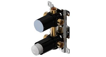 Oioli, внутренняя часть с боксом к встраиваемому в стену смесителю для душа на 3 потребителя c термостатом