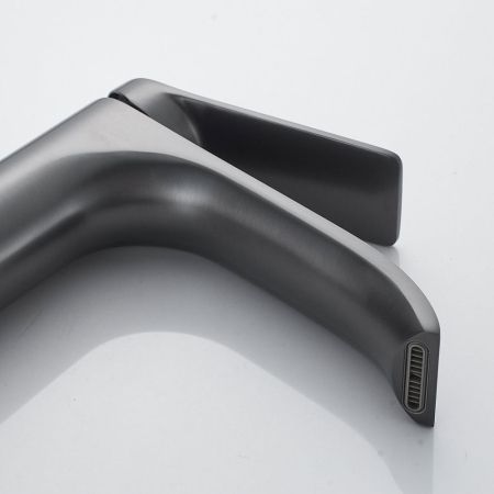 Смеситель для раковины Shevanik S4101T, оружейная сталь