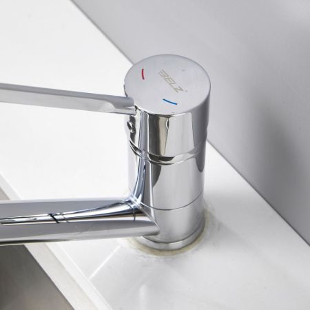 Смеситель для кухни с хирургической ручкой BELZ B70019, хром