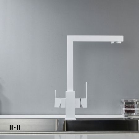 Смеситель для кухни с подключением фильтра Shevanik S148C, белый, артикул S148C