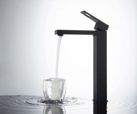 Смеситель для раковины Timo Briana 7111/03F Черный, артикул 7111/03F