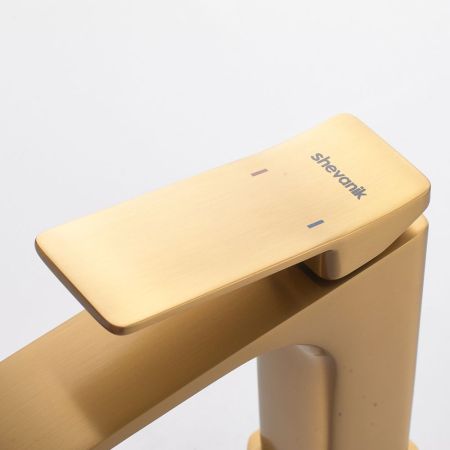 Смеситель для раковины Shevanik S4001G, золотой сатин