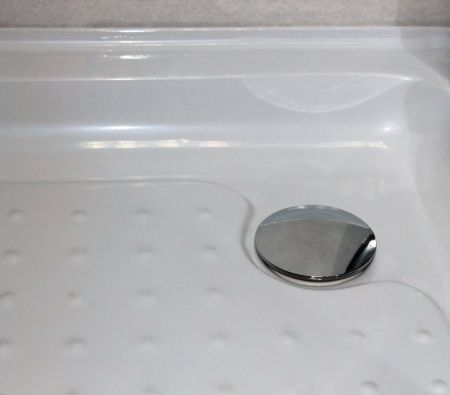 Уголок ZQ121G-R душевой PARLY с поддоном