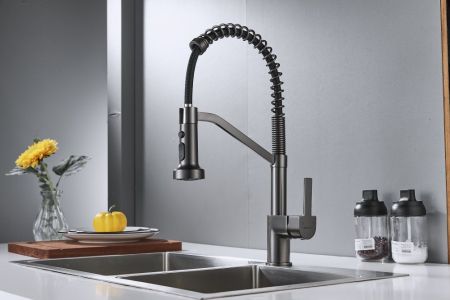 Смеситель для кухни с гибким изливом Shevanik S963T, оружейная сталь