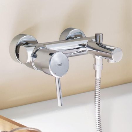 Смеситель для ванны GROHE Concetto с душевым гарнитуром, хром (32212001) Смеситель для ванны GROHE Concetto с душевым гарнитуром, хром (32212001)