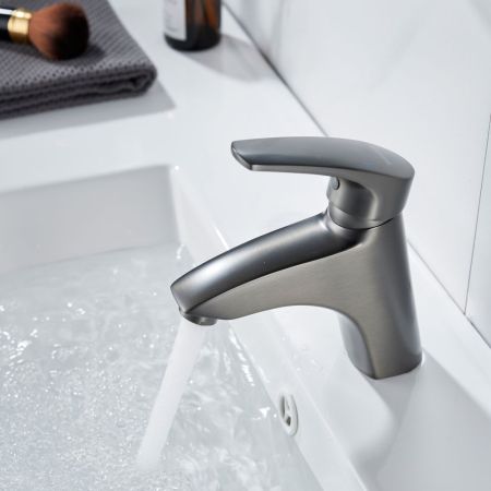 Смеситель для раковины Shevanik S5001T, оружейная сталь, артикул S5001T