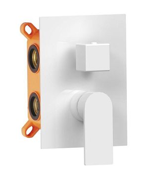 AQG Alpha, встраиваемый смеситель для душа на 3 выхода, с дивертером, цвет белый матовый