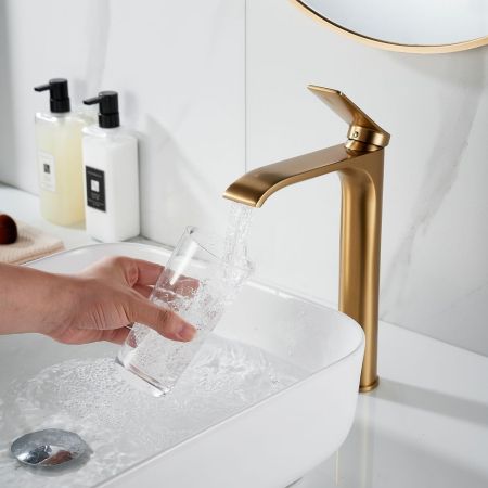 Смеситель для раковины высокий Shevanik S4111G, золотой сатин