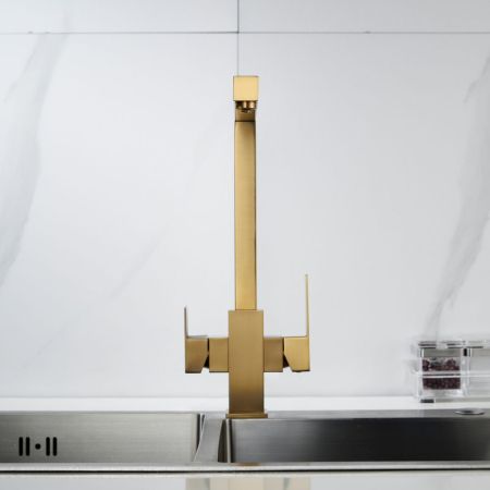 Смеситель для кухни с подключением фильтра Shevanik S148G, золотой сатин, артикул S148G