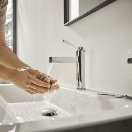 Смеситель для раковины, Hansgrohe, Finoris, тип открывания воды-однорычажный, тип регулирования воды-керамический картридж, монтаж-на раковину/столешницу, отверстия для монтажа-1, высота, мм-182, вынос излива, мм-139, донный клапан-есть, тип подводки-гибк, артикул 76020000