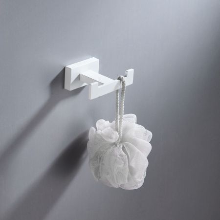 Крючок для ванной комнаты двойной Shevanik SG5621C, белый