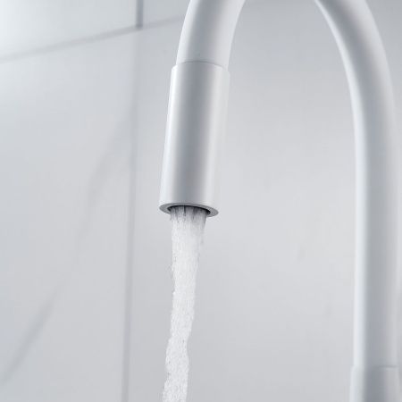 Смеситель для кухни с гибким изливом и подключением фильтра Shevanik S668C, белый, артикул S668C