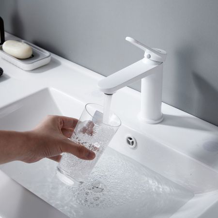 Смеситель для раковины Shevanik S4301C, белый, артикул S4301C