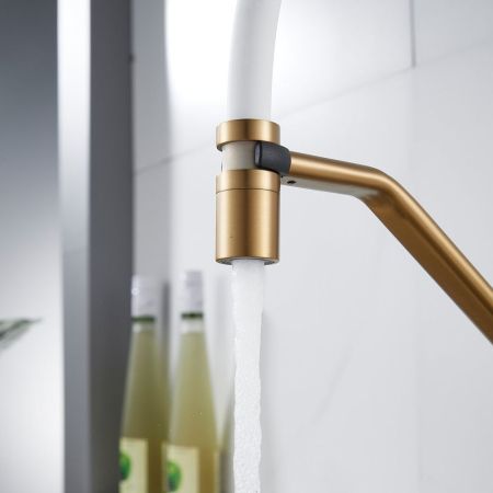 Смеситель для кухни с гибким изливом Shevanik S343G-1, золотой сатин