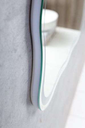 Зеркало BelBagno SPC-OND 60 с сенсорным выключателем с подсветкой Зеркало BelBagno SPC-OND 60 с сенсорным выключателем с подсветкой