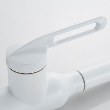 Смеситель для кухни с гибким изливом Raffine F303C-1, белый