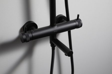 Душевая стойка Allen Brau Priority 5.31A10-31 черный матовый, артикул 5.31A10-31