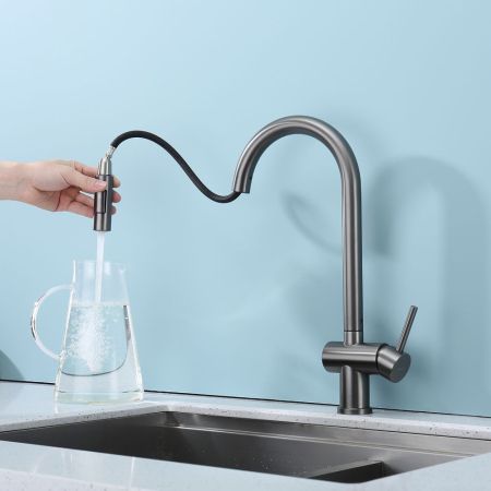 Смеситель для кухни с выдвижным изливом Splenka S204.49.09, графит