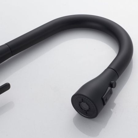 Смеситель для кухни с выдвижным изливом Shevanik S363H, черный