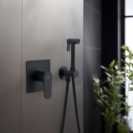 Набор с гигиеническим душем (смеситель + гигиеническая лейка + шланг + шланговое подсоединение с держателем) AQUATEK, матовый черный AQ1219MB ОБЕРОН, артикул AQ1219MB