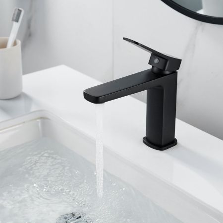 Смеситель для раковины Shevanik S9901H, черный