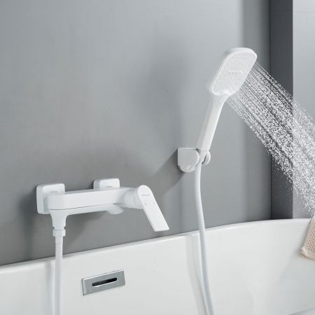 Смеситель для ванны Shevanik S4102C, белый