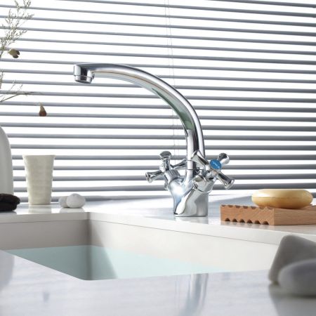 Смеситель для кухни G.Lauf QML4-A827, хром