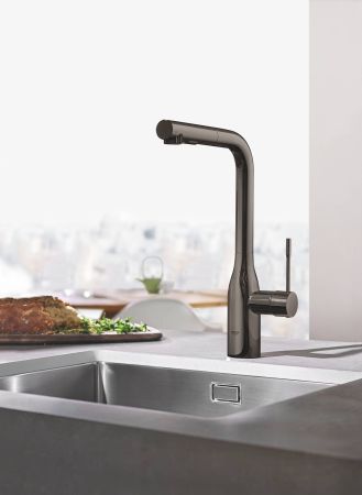 Смеситель для кухни GROHE Essence New с выдвижным изливом, тёмный графит глянец (30270A00)
